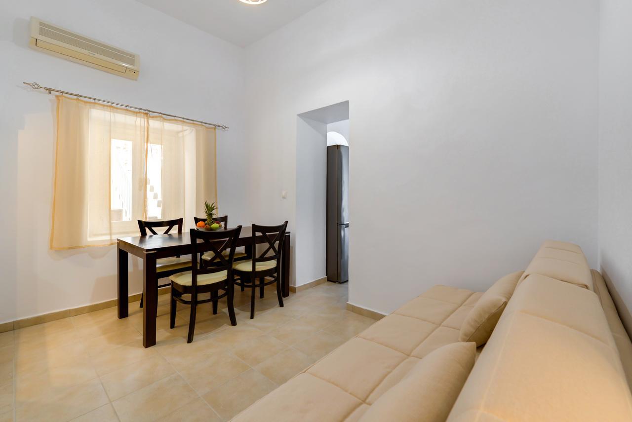 Iriana Suites Fira  Exteriér fotografie